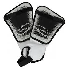 CANILLERA PARA FUTBOL CON TOBILLERA STRIKER